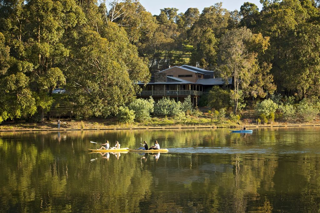 Evedon Lakeside Retreat Ferguson Valley